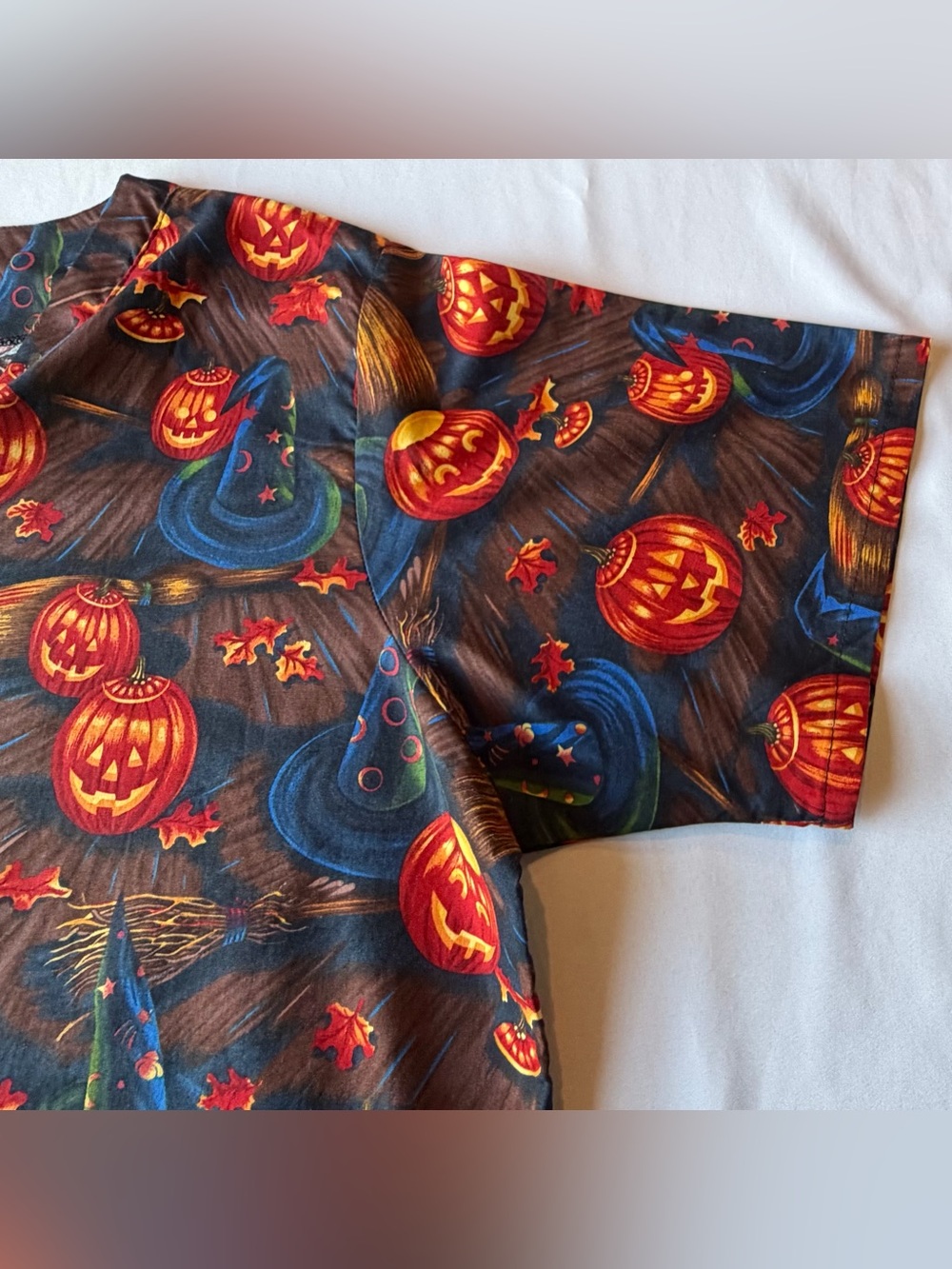 VTG Halloween Scrub Top Jack O Lantern Pumpkins Witch Hats Short Sleeve Size 4X - Picture 13 of 16